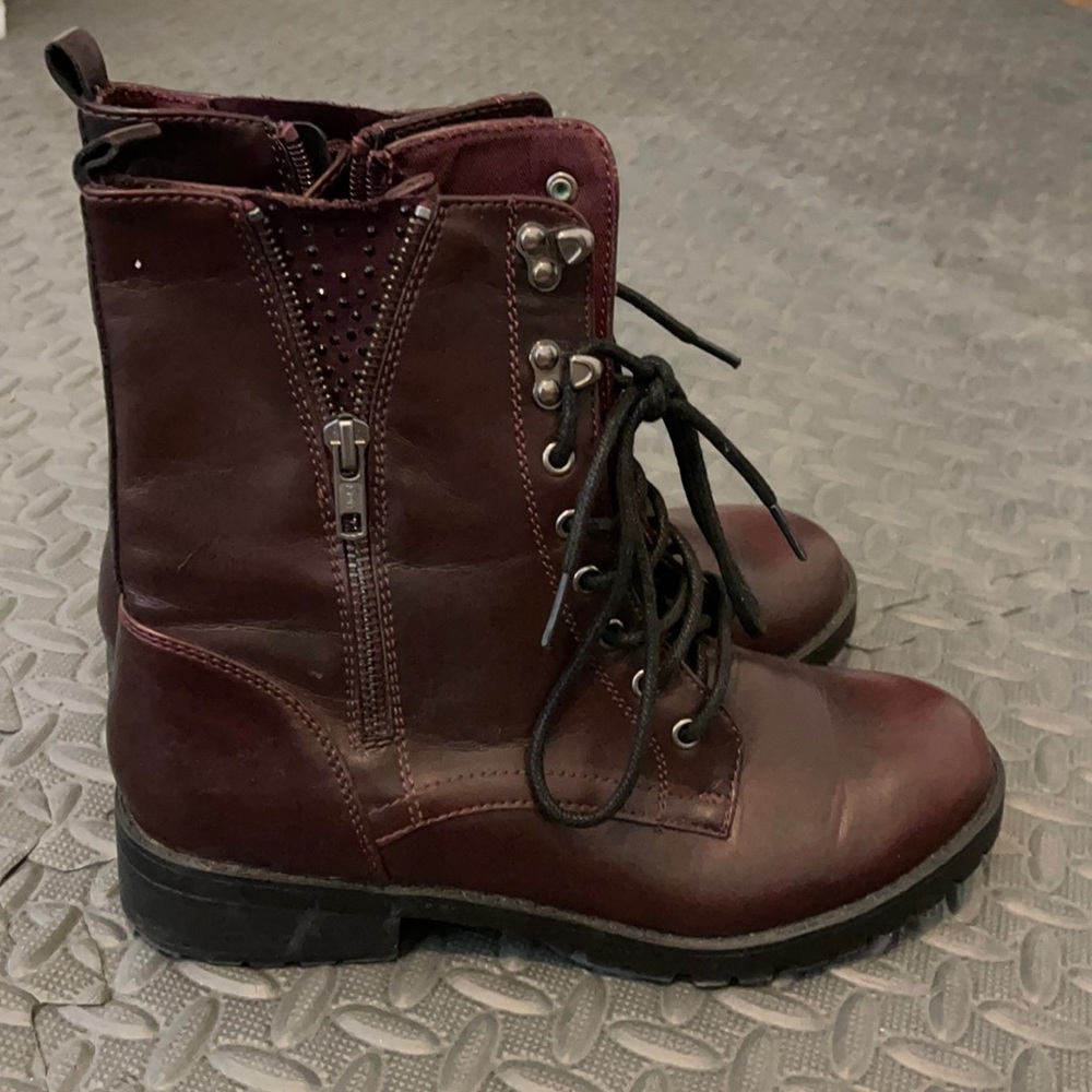 Maroon combat boots from Arizona